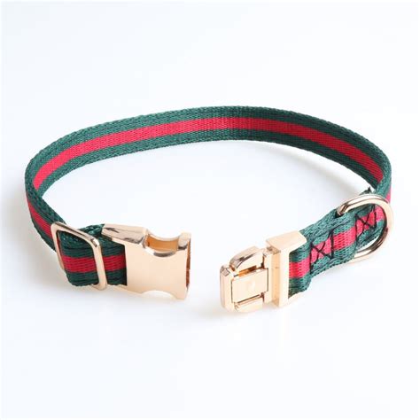 Colliers et accessoires Gucci pour chiens .